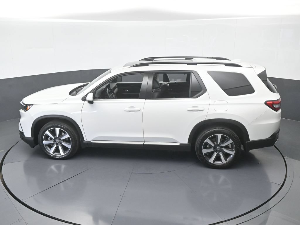 Used 2025 Honda Pilot Touring image 54