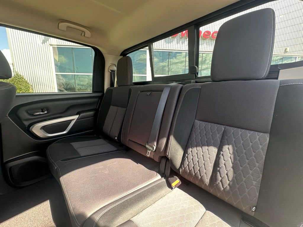 Used 2021 Nissan Titan SV w/ SV Convenience Package image 21