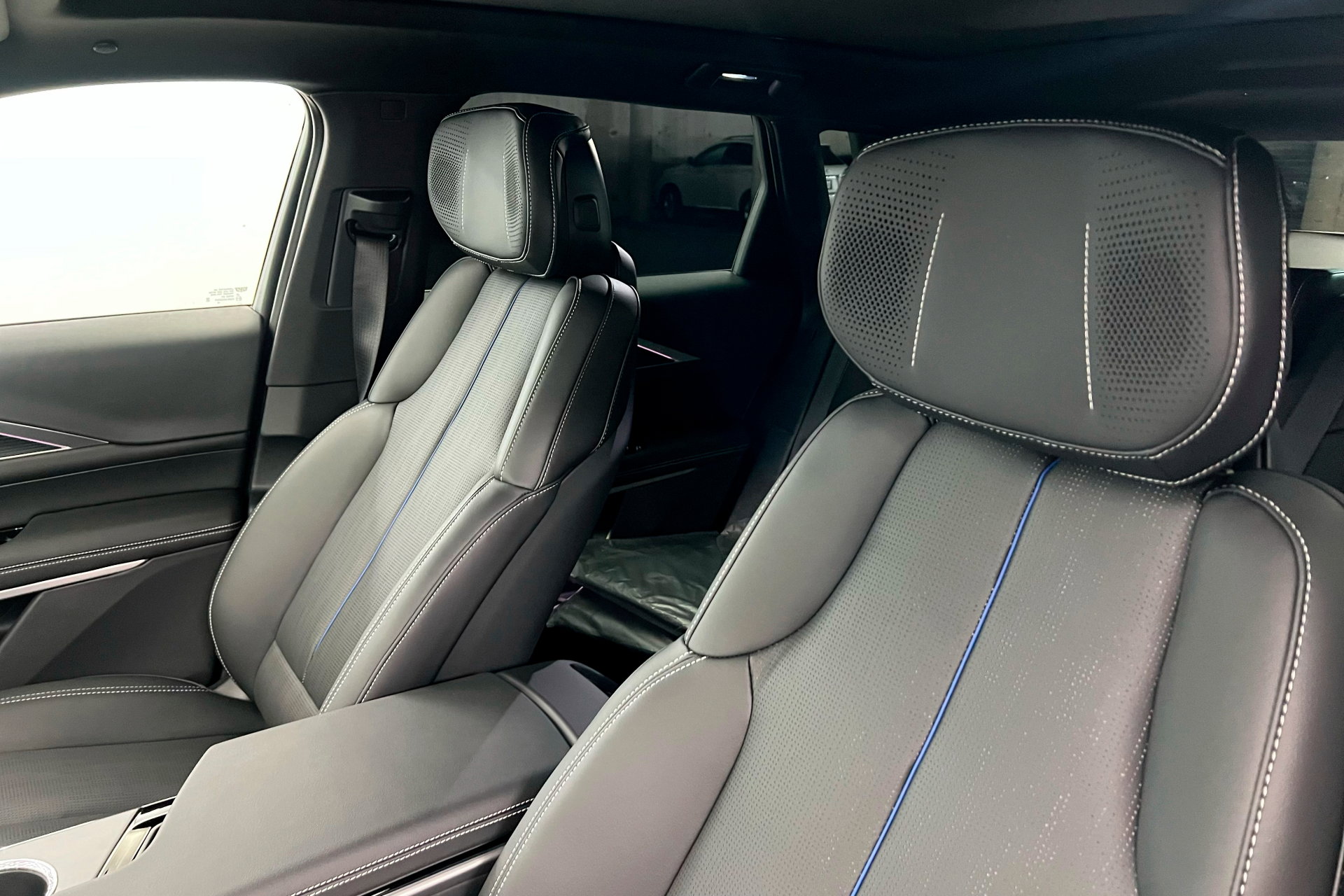 New 2025 Cadillac Lyriq Sport w/ LPO, Floor Liner Package image 17