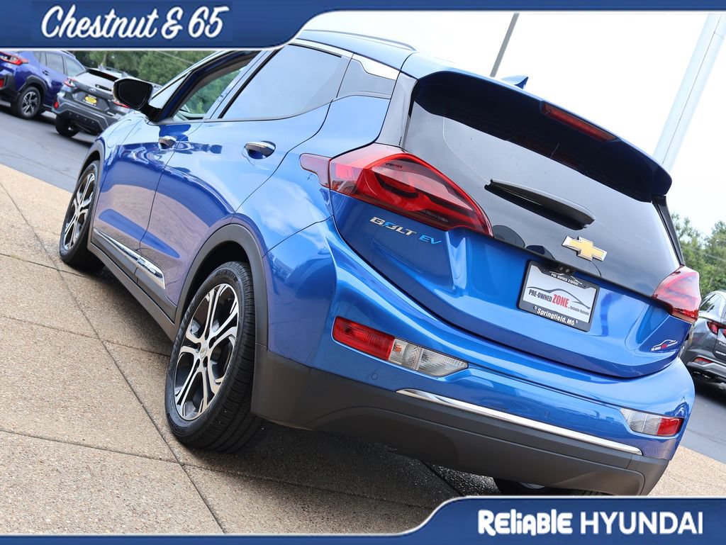 Used 2017 Chevrolet Bolt Premier w/ Driver Confidence II Package FWD image 4