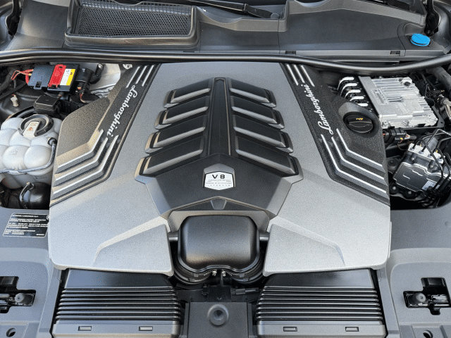 Used 2022 Lamborghini Urus AWD/4WD image 29