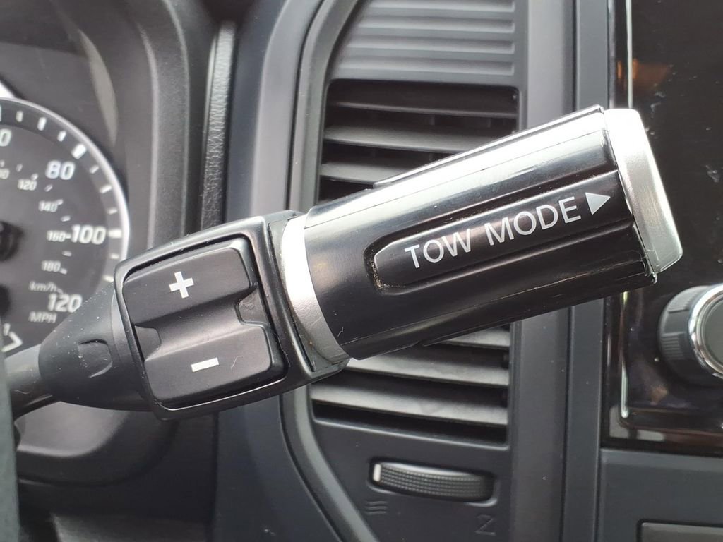 Used 2023 Nissan Titan SV w/ SV Convenience Package AWD/4WD image 27