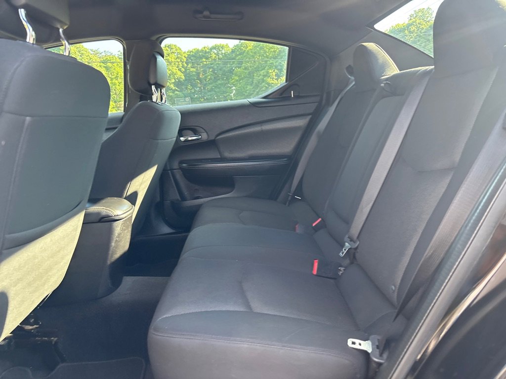 Used 2013 Dodge Avenger SE FWD image 12