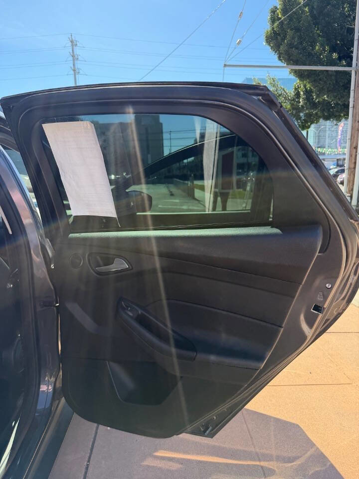 Used 2018 Ford Focus SEL image 29