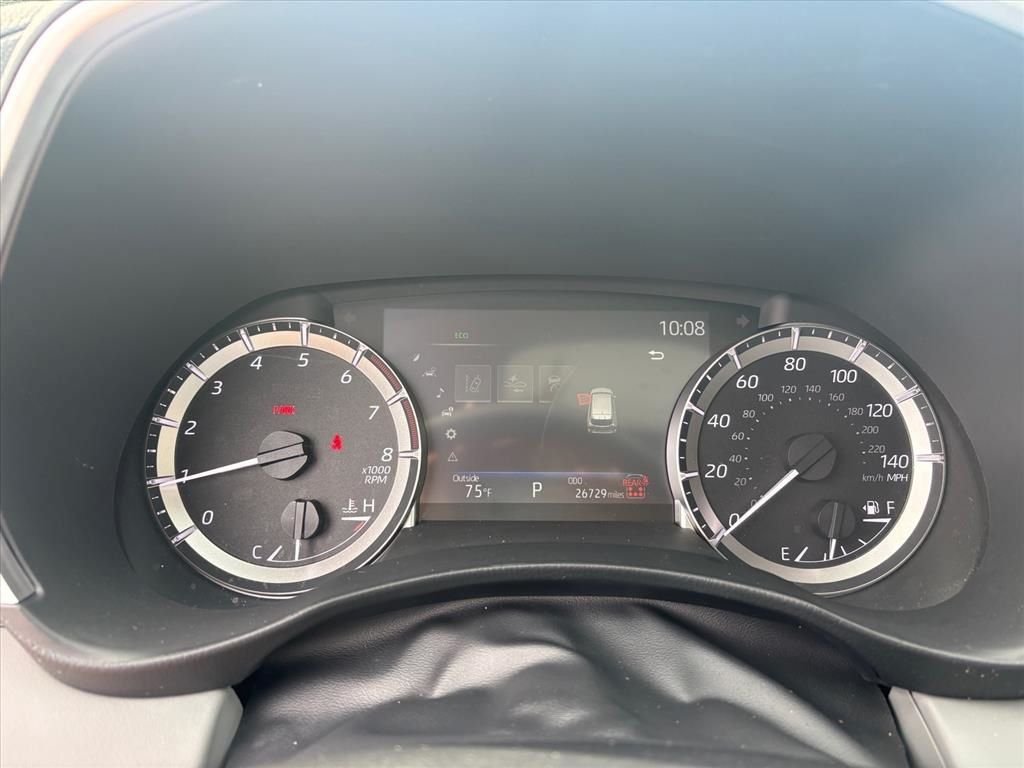 Used 2024 Toyota Highlander XLE FWD image 7