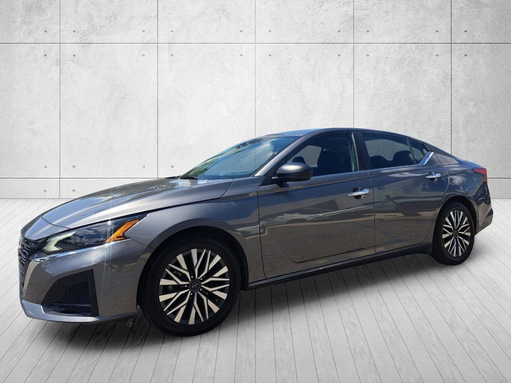 Used 2024 Nissan Altima 2.5 SV