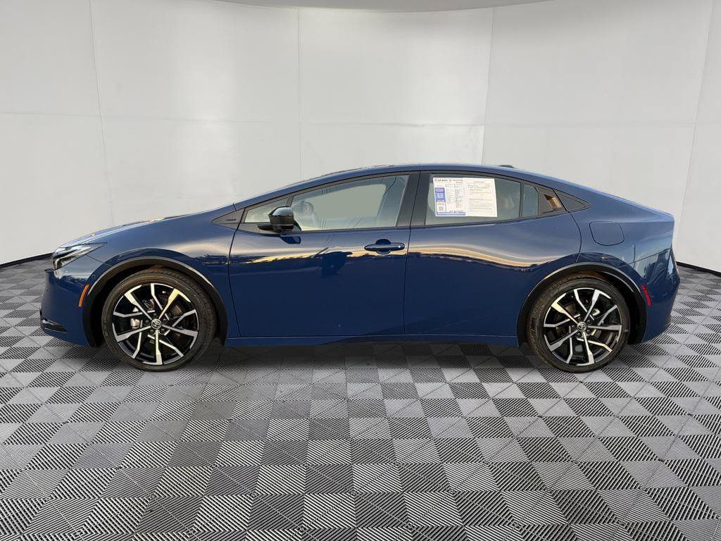 Used 2024 Toyota Prius Prime Premium w/ Advanced Technology Package FWD image 4