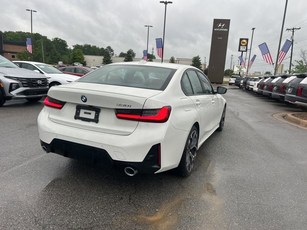 Used 2025 BMW 330i Sedan w/ M Sport Package RWD image 11
