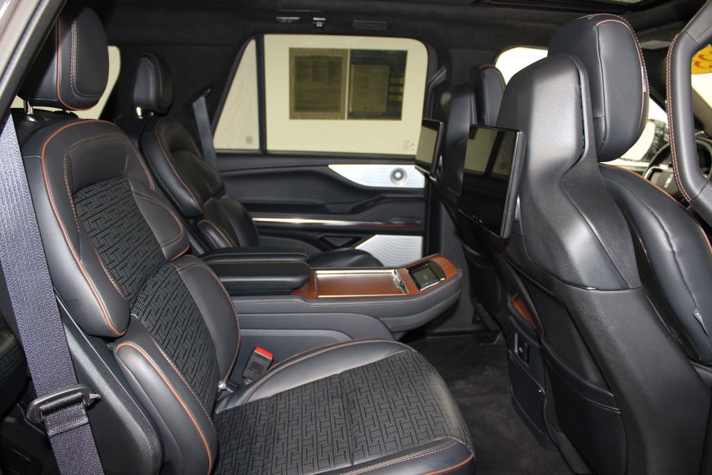 Used 2025 Lincoln Navigator Black Label AWD/4WD image 39