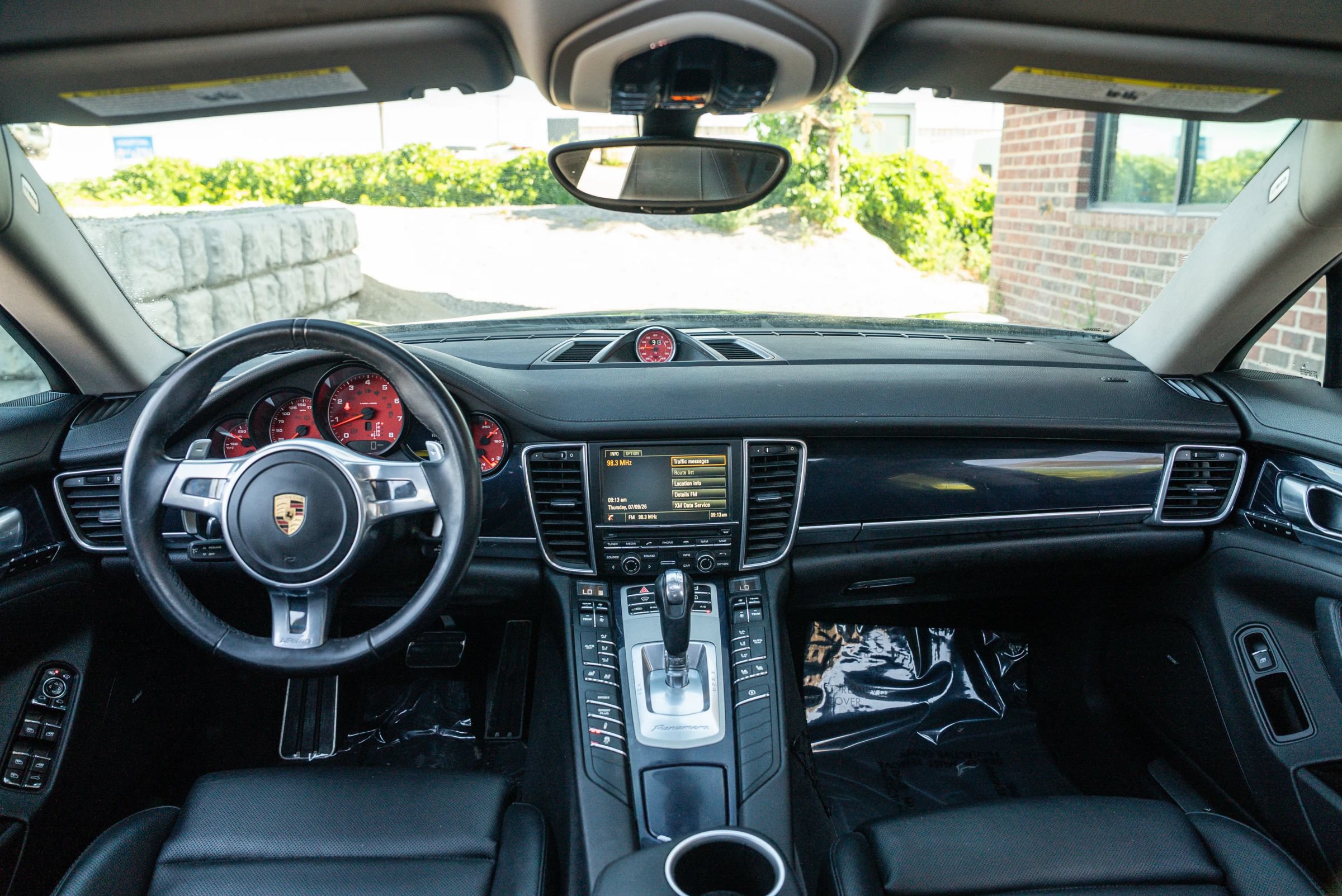 Used 2016 Porsche Panamera RWD image 18