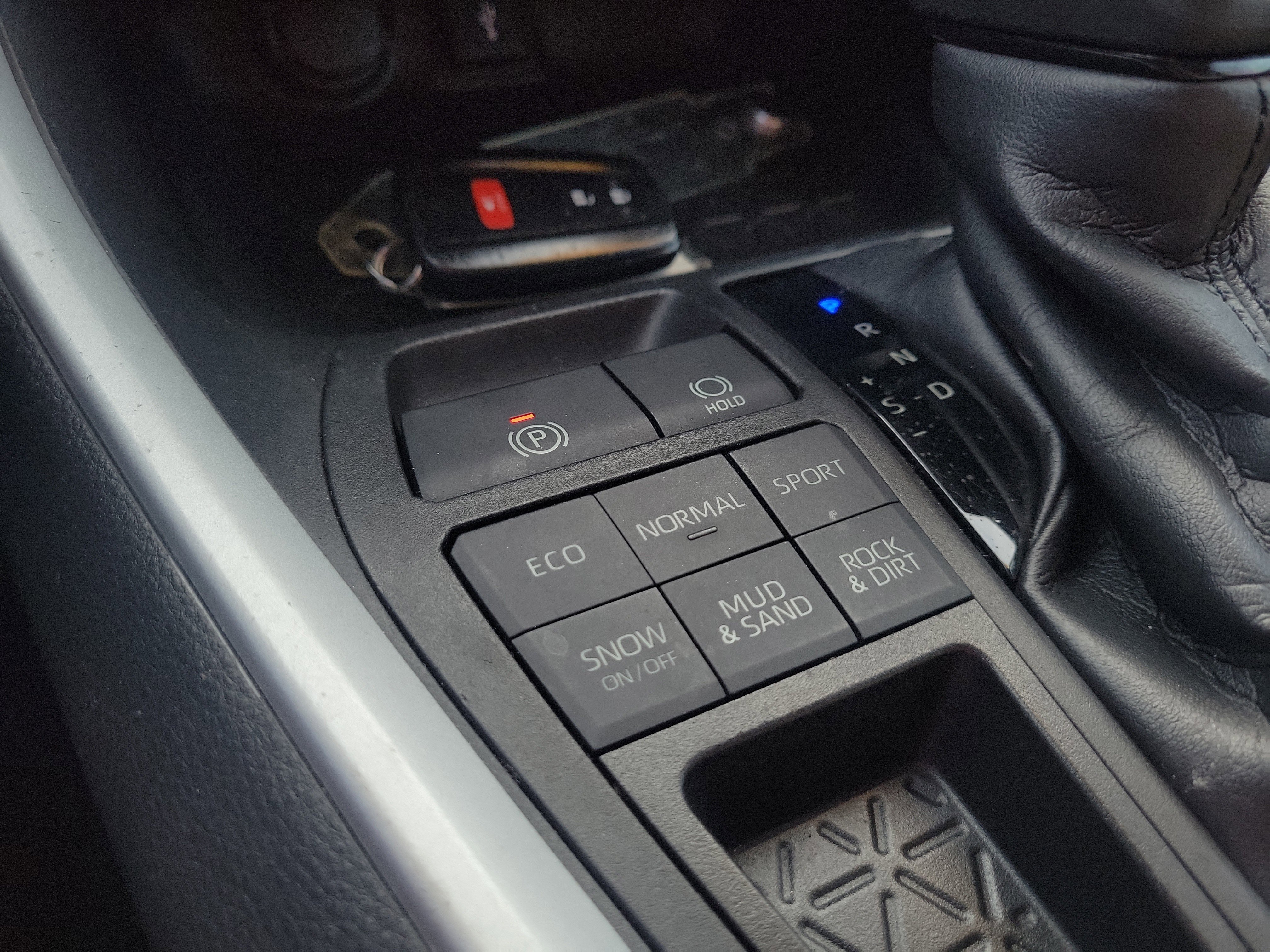 Used 2021 Toyota RAV4 XLE image 31