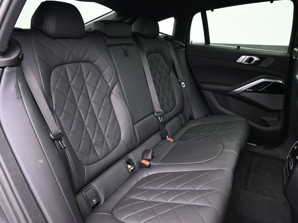 Used 2023 BMW X6 M50i w/ Premium Enhanced Package image 25