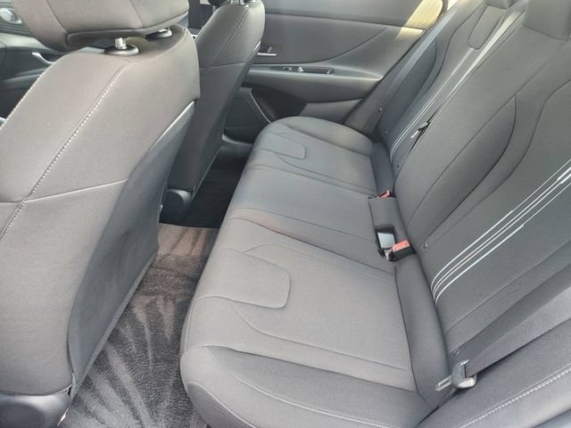 Used 2025 Hyundai Elantra Hybrid FWD image 26