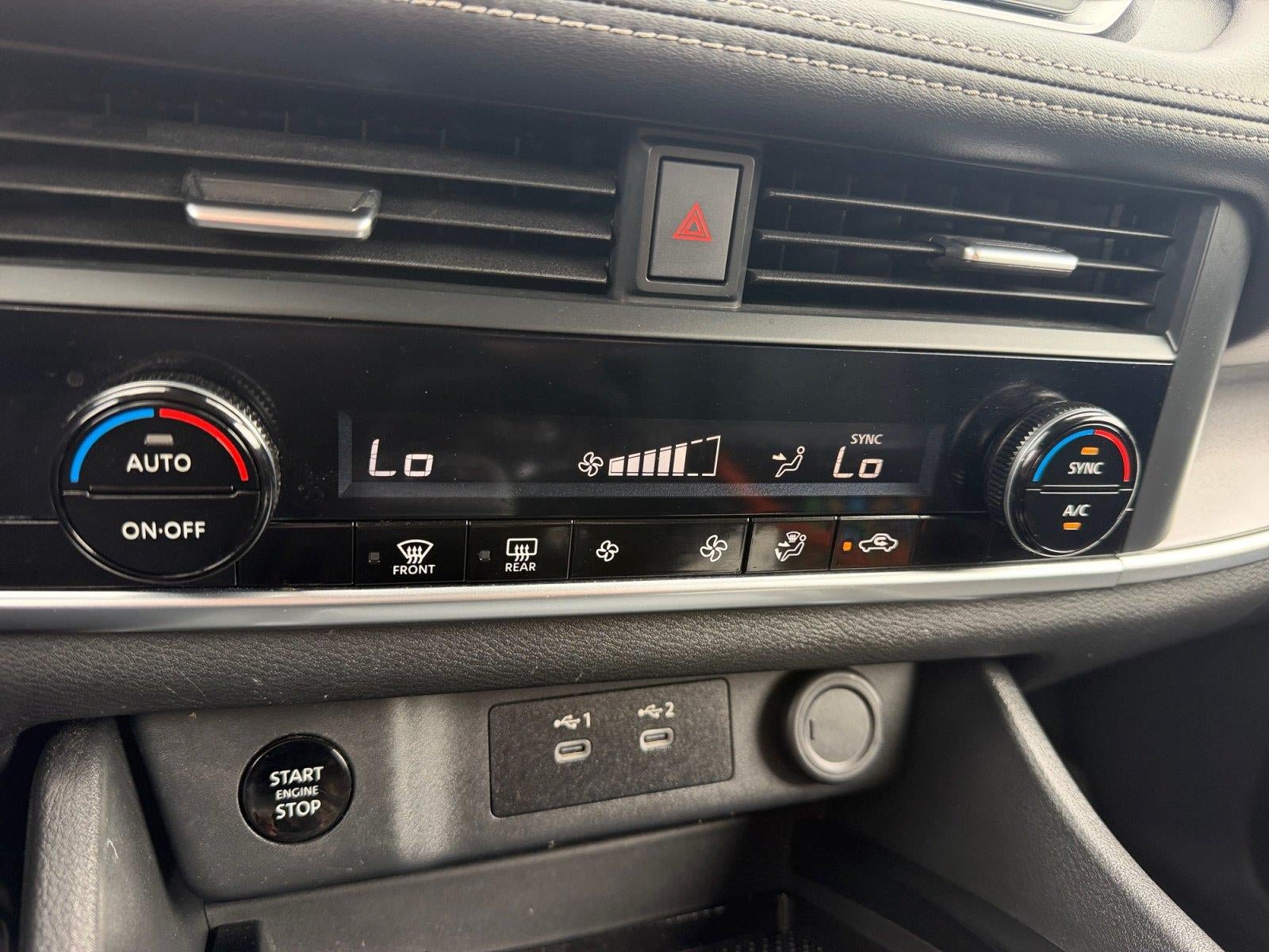 Used 2025 Nissan Rogue SV AWD/4WD image 19