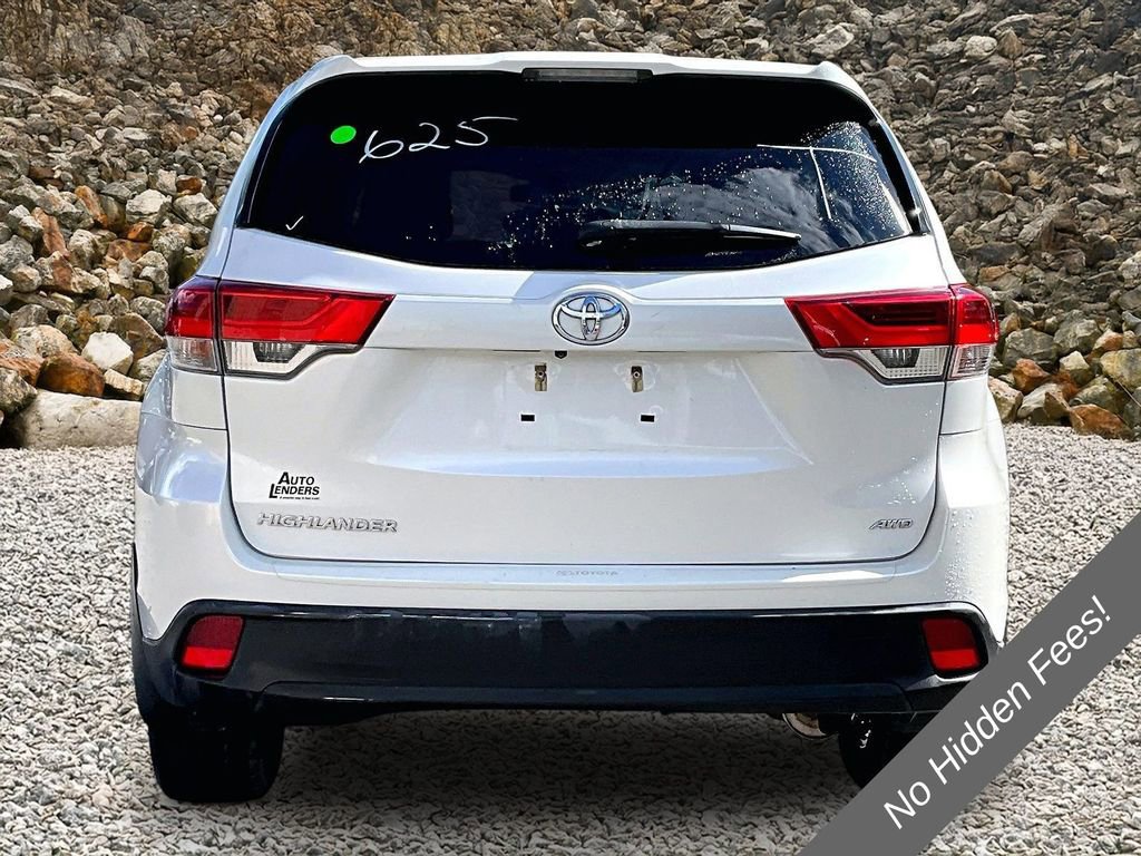 Used 2018 Toyota Highlander LE AWD/4WD image 4