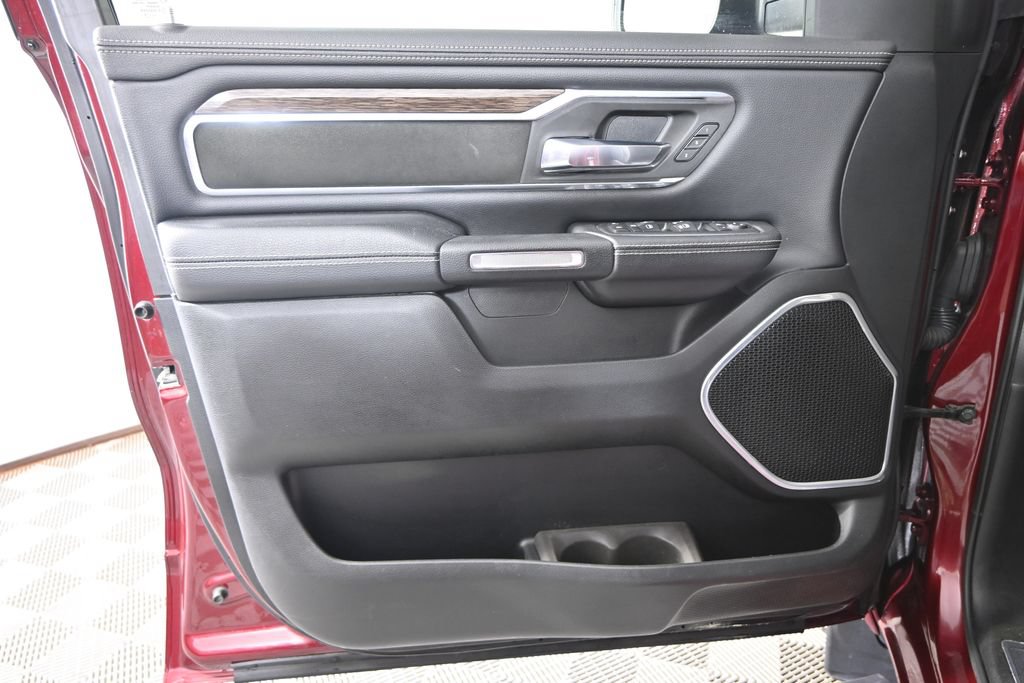 Used 2019 RAM 1500 Laramie AWD/4WD image 18