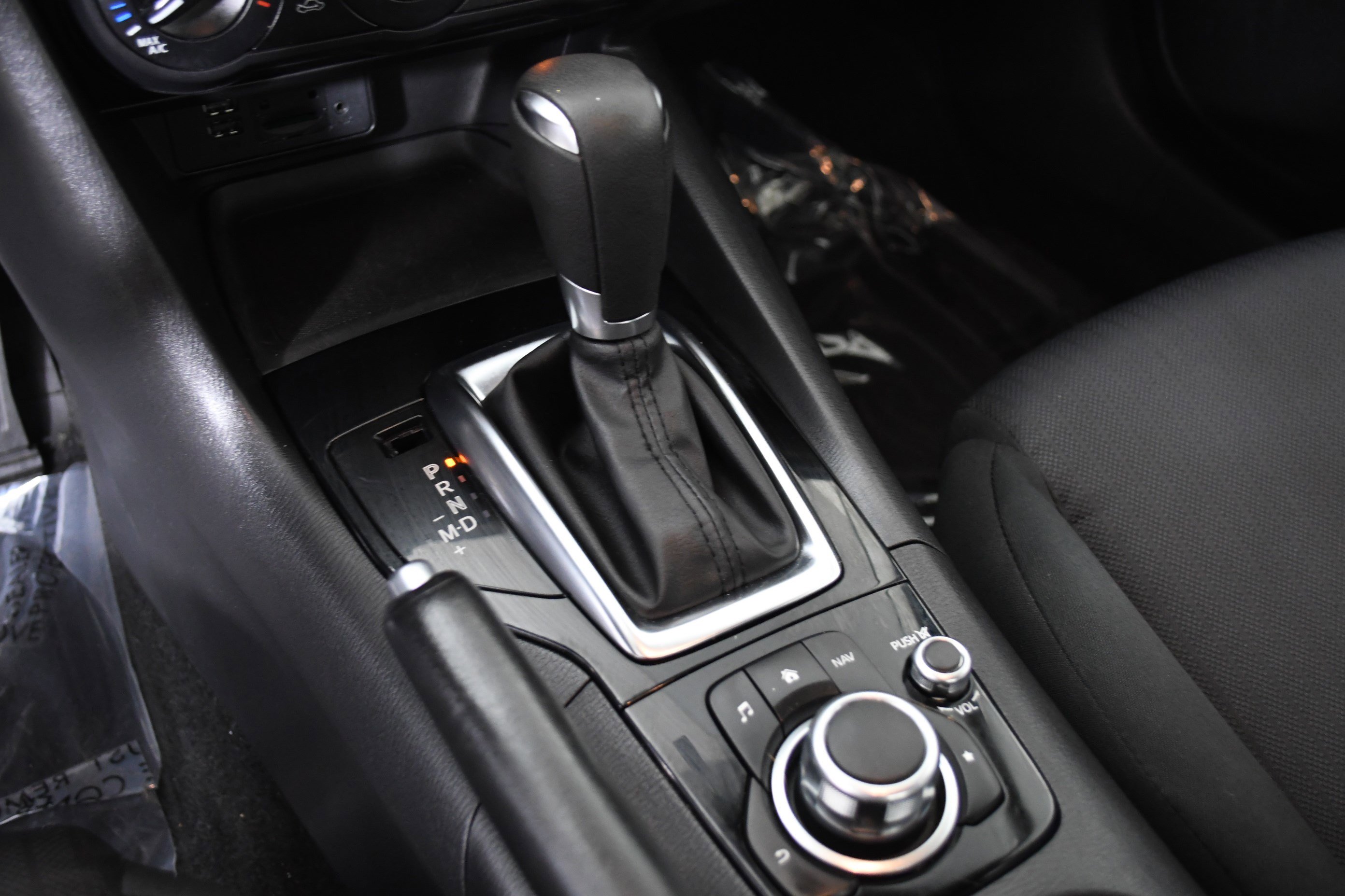 Used 2016 MAZDA MAZDA3 i Sport image 14