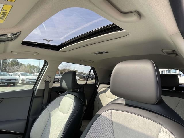 New 2026 Kia Niro SX Touring image 2