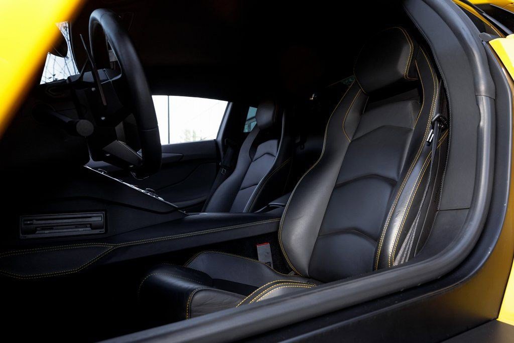 Used 2014 Lamborghini Aventador image 29