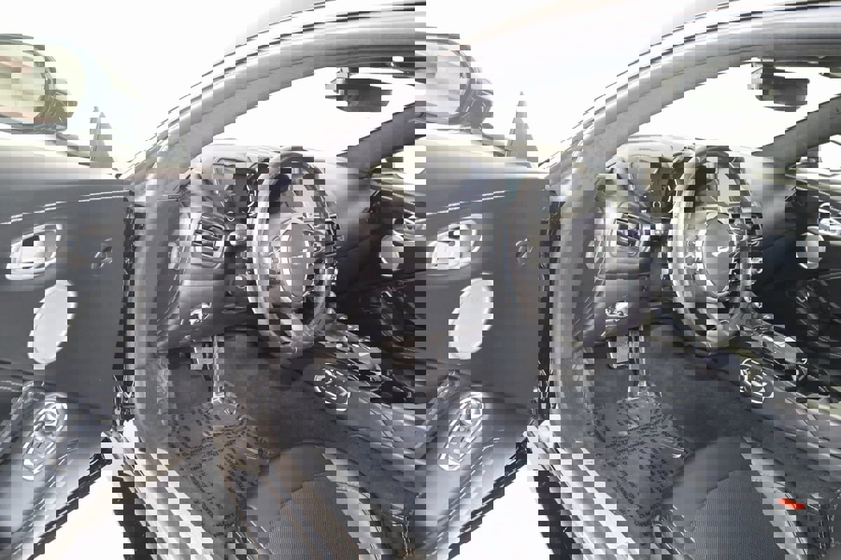 Used 2019 Aston Martin V8 Vantage Coupe image 39