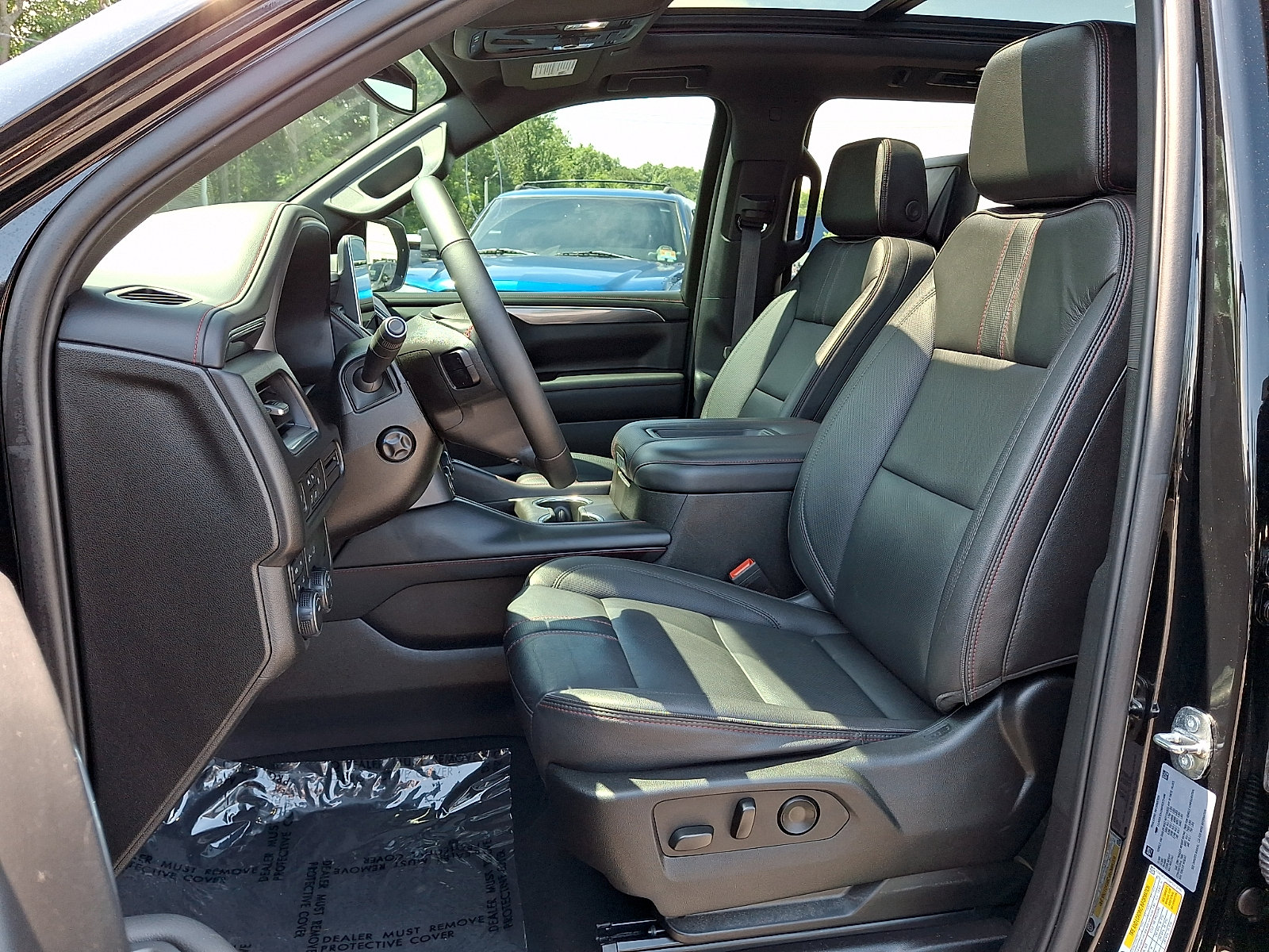 Used 2023 Chevrolet Suburban RST w/ Luxury Package AWD/4WD image 16