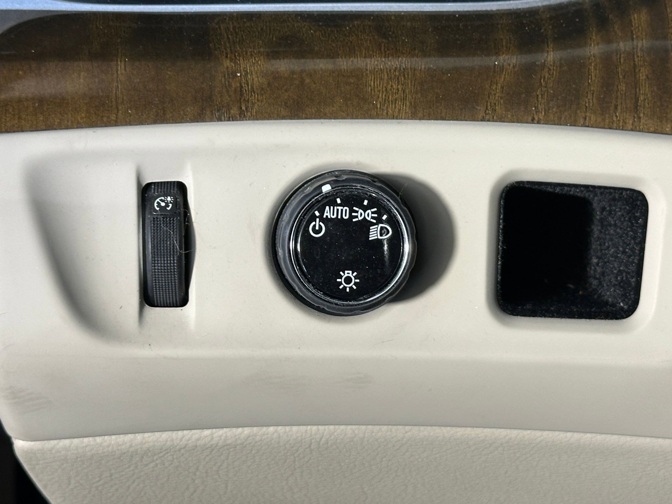 Used 2019 Cadillac Escalade Luxury image 14