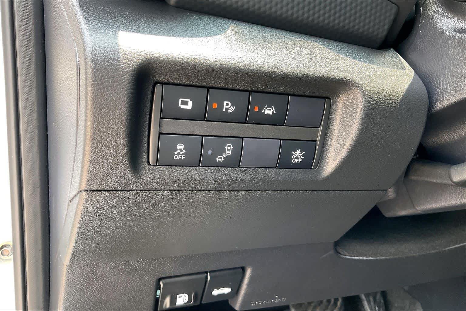 Used 2024 Nissan Kicks S FWD image 14