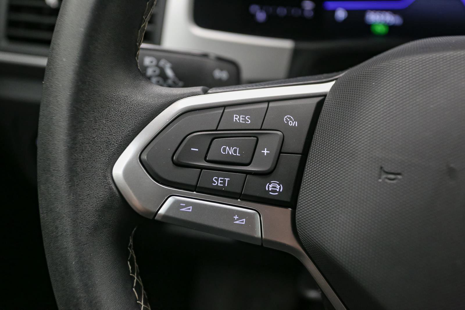 Certified 2023 Volkswagen Atlas Cross Sport SE image 34