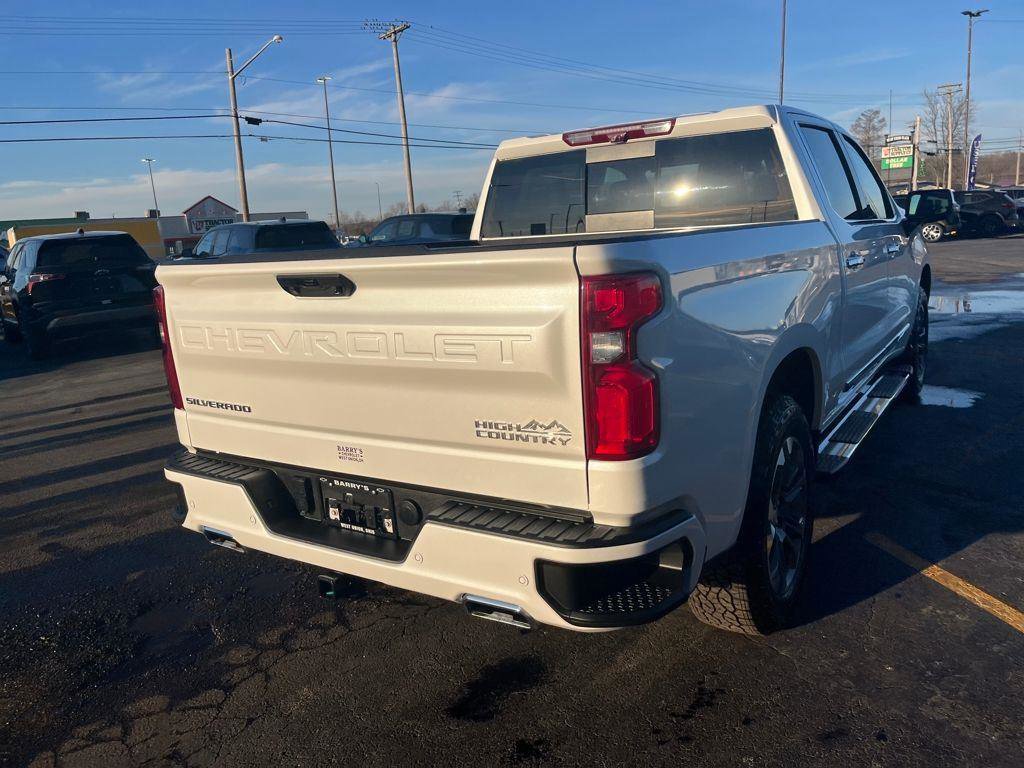 Used 2024 Chevrolet Silverado 1500 High Country w/ Technology Package image 5