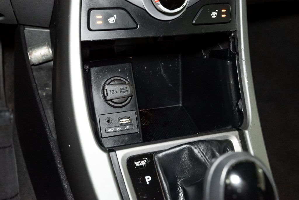 Used 2014 Hyundai Elantra SE w/ Option Group 02 FWD image 18