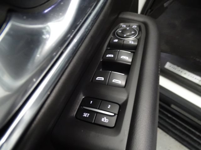 Certified 2024 Chevrolet Suburban High Country AWD/4WD image 10