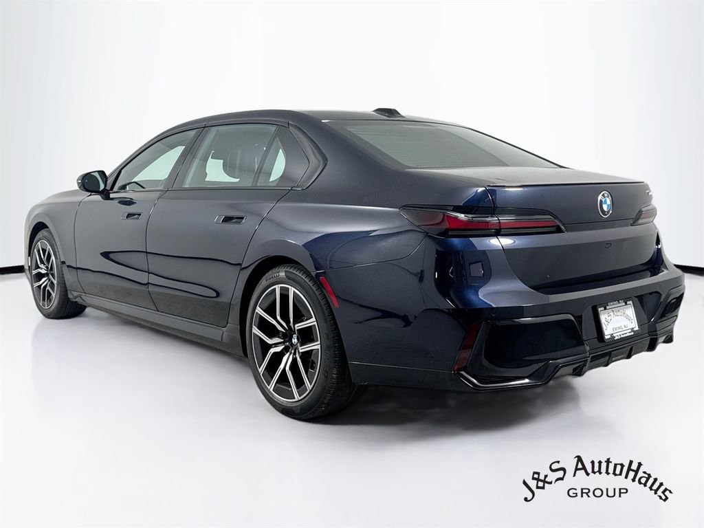 Used 2023 BMW 740i RWD image 5