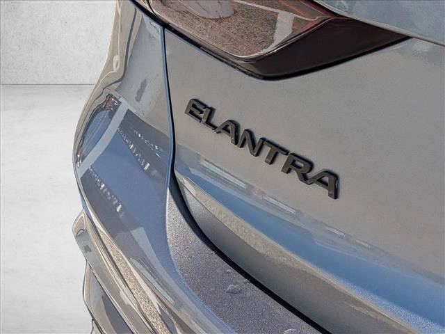 Used 2017 Hyundai Elantra Sport w/ Sport Premium Package 06 FWD image 18