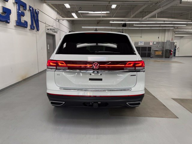 Used 2024 Volkswagen Atlas SE AWD/4WD image 3