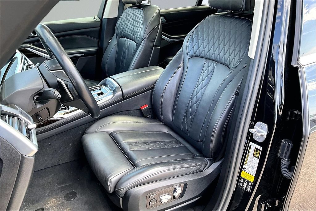 Used 2023 BMW X7 xDrive40i AWD/4WD image 23