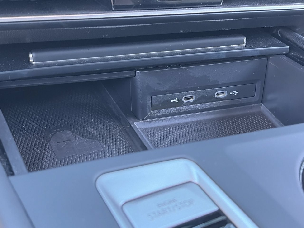Used 2024 Volkswagen Atlas Cross Sport SE FWD image 27