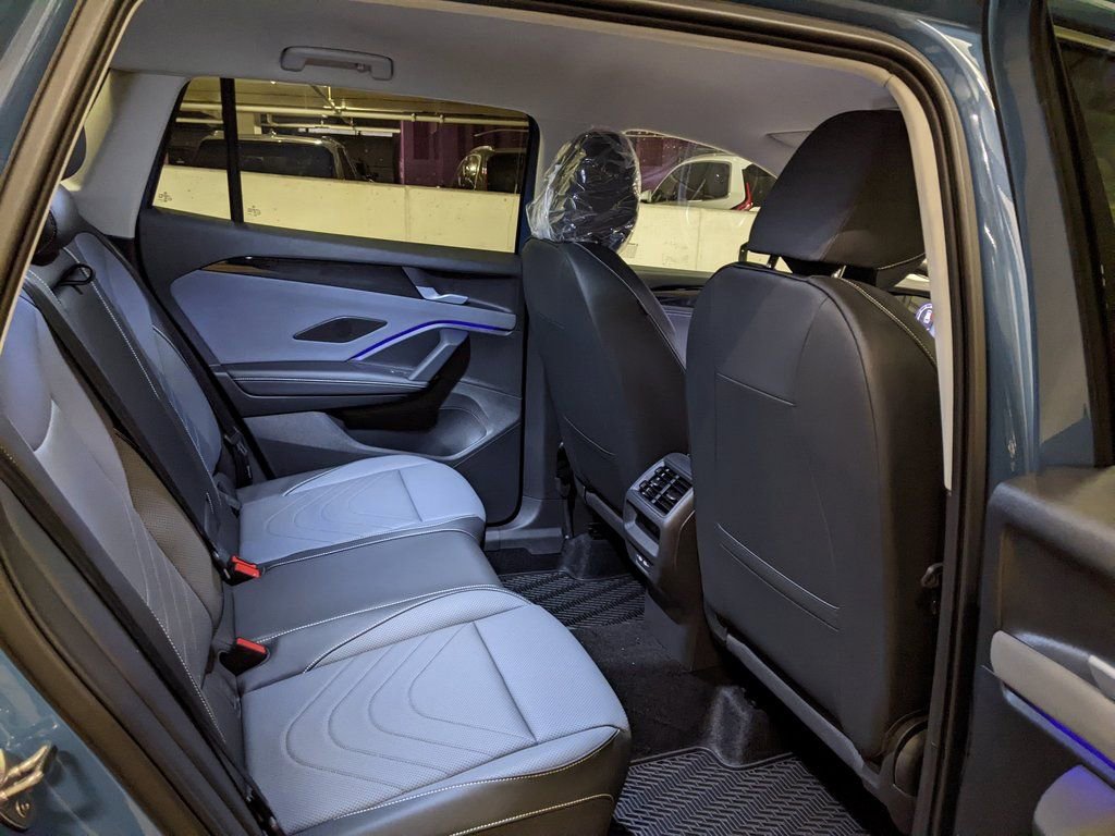 New 2026 Volkswagen Tiguan SE image 24