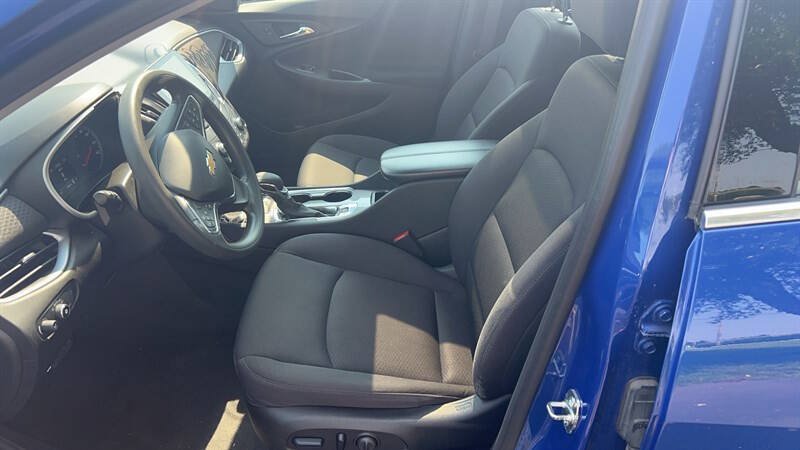 Used 2023 Chevrolet Malibu LT FWD image 13