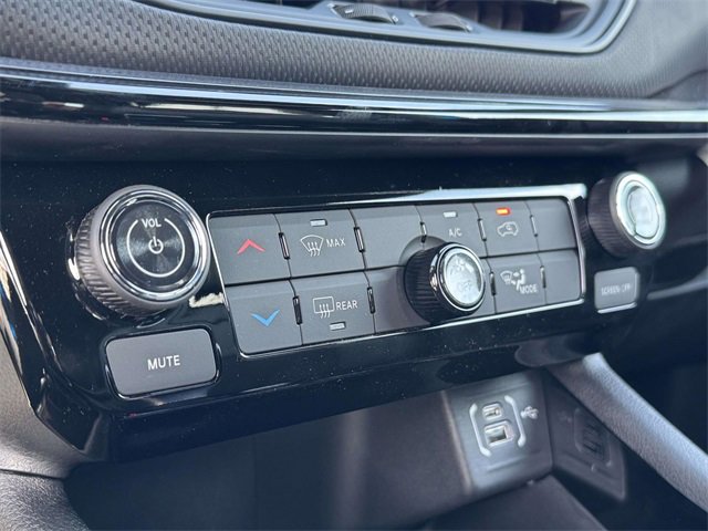 New 2026 Jeep Compass Latitude image 5