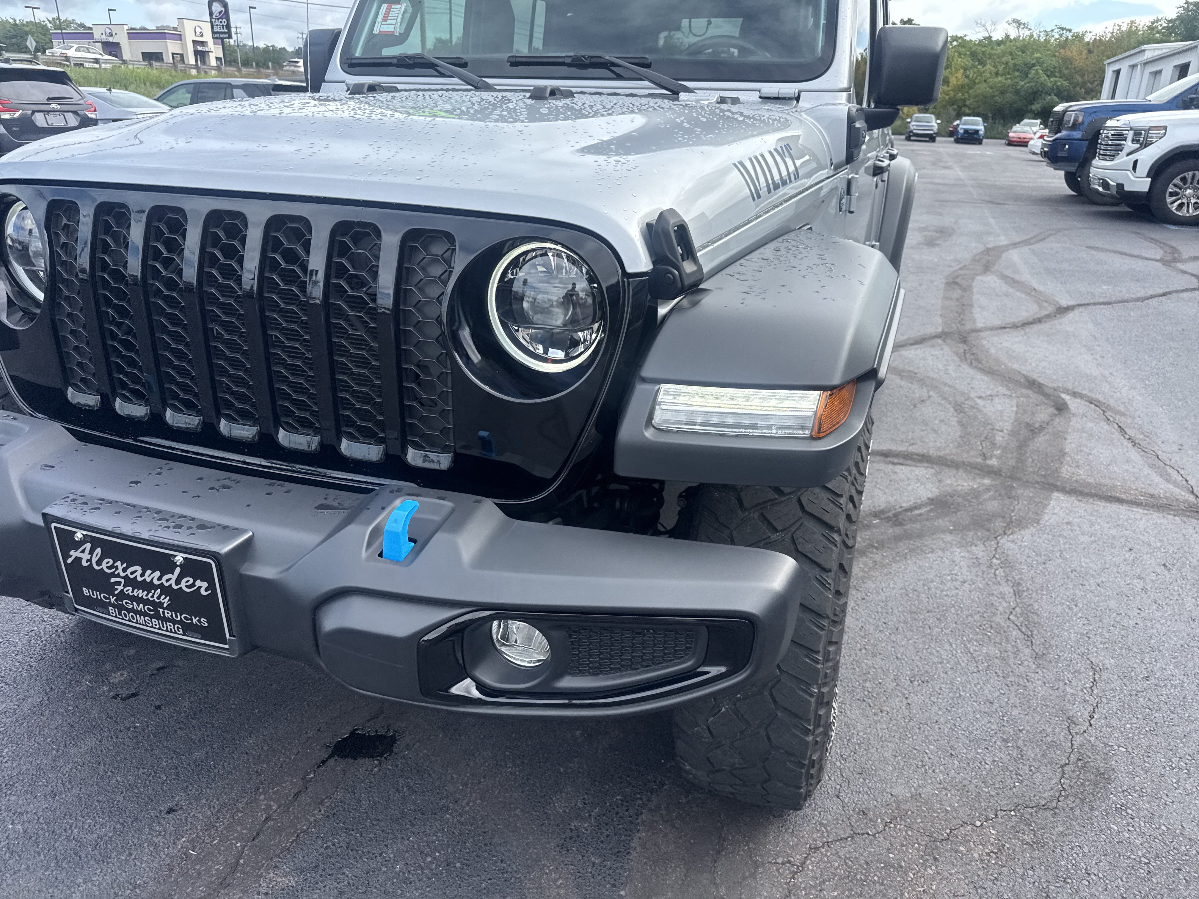Used 2023 Jeep Wrangler Unlimited w/ Cold Weather Group AWD/4WD image 10