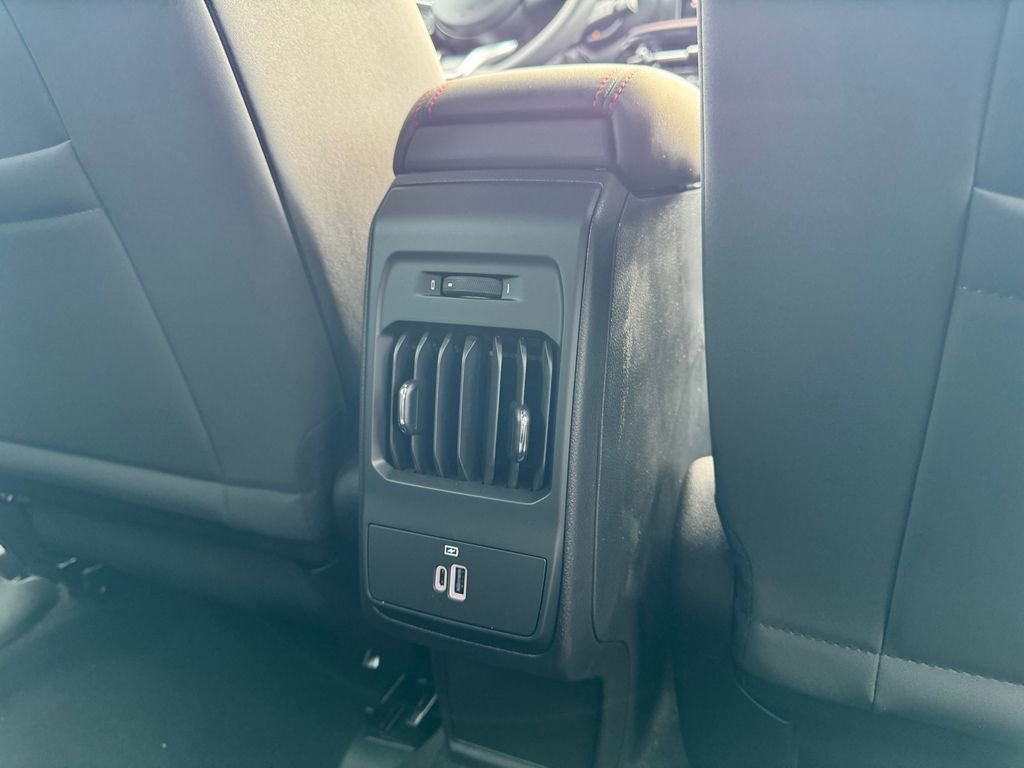 New 2025 Dodge Hornet GT w/ Tech Pack AWD/4WD image 13