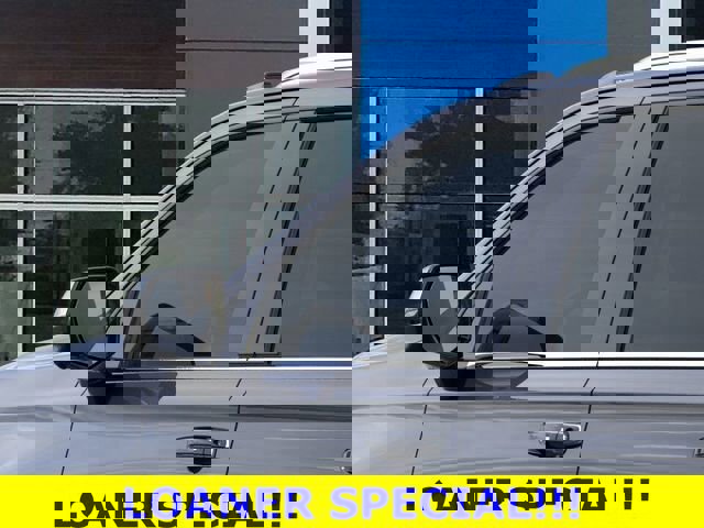 New 2025 Chevrolet Suburban Premier image 12