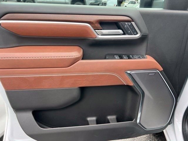 Certified 2025 GMC Sierra 2500 Denali Ultimate AWD/4WD image 29