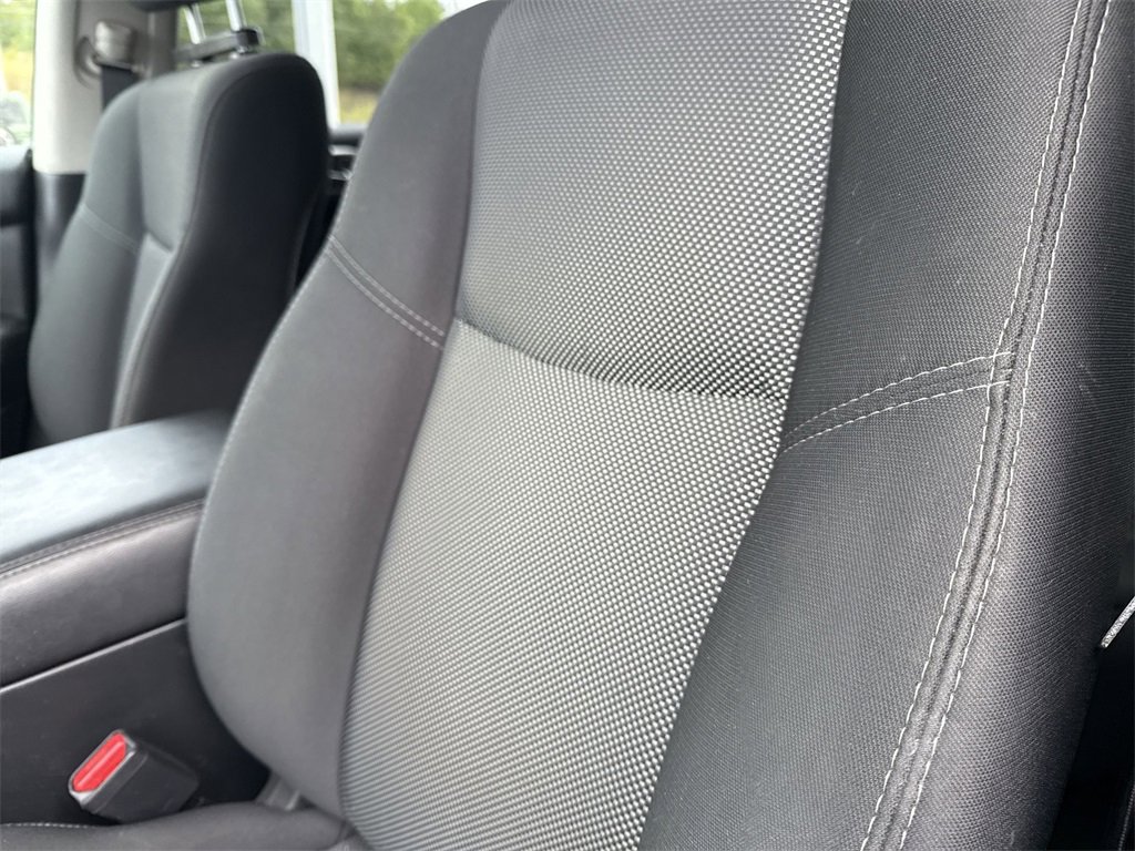 Used 2020 Nissan Pathfinder SV image 9