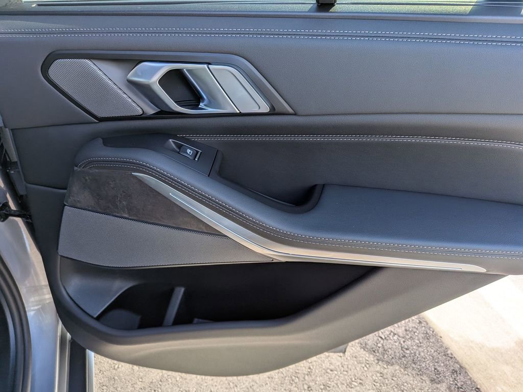 New 2026 BMW X5 sDrive40i image 19