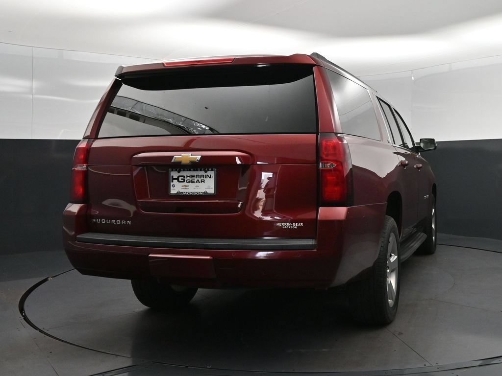 Used 2020 Chevrolet Suburban LT w/ Luxury Package RWD image 7