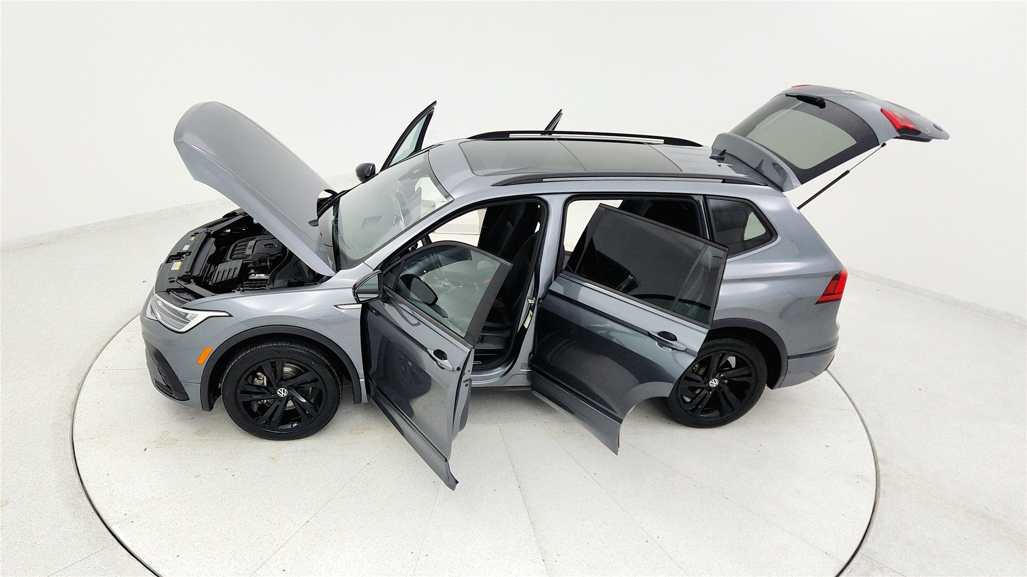 Used 2023 Volkswagen Tiguan SE R-Line image 21