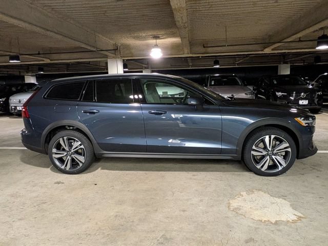 New 2026 Volvo V60 B5 Cross Country Plus w/ Climate Package AWD/4WD image 2