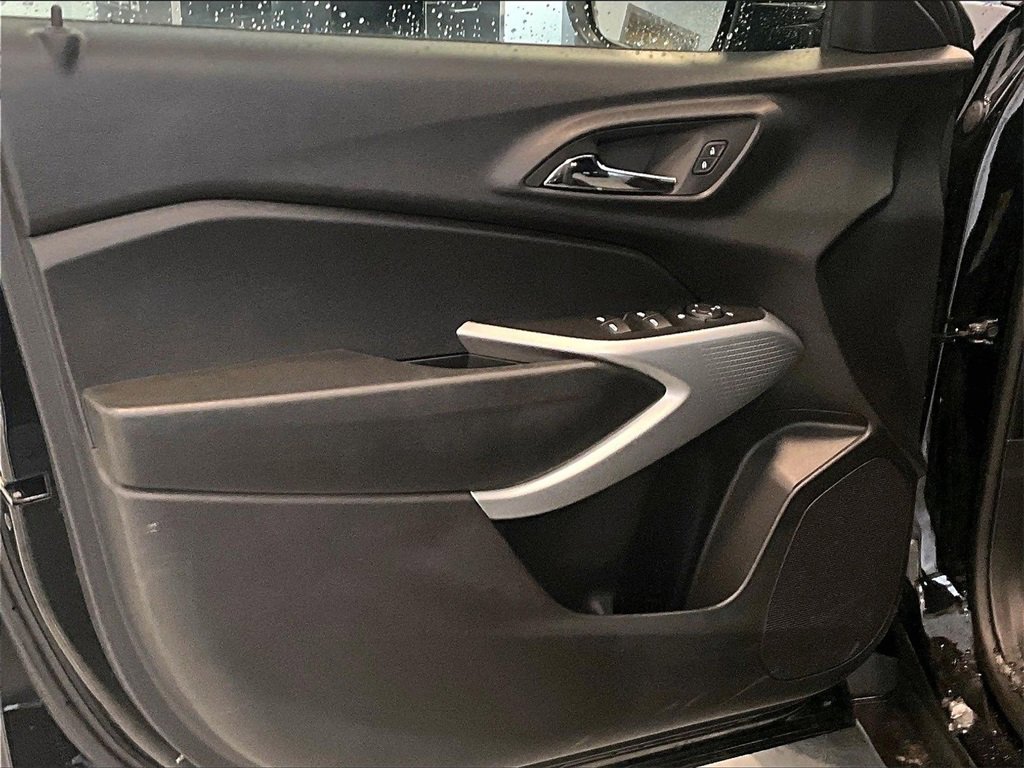 Used 2024 Chevrolet Trax RS image 9