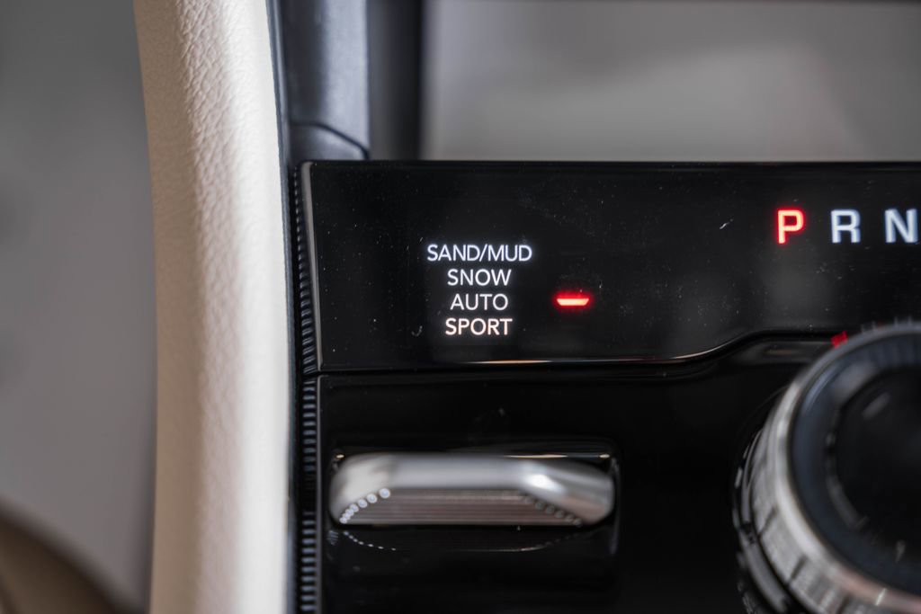 New 2025 Jeep Grand Cherokee L Limited w/ Luxury Tech Group II image 24